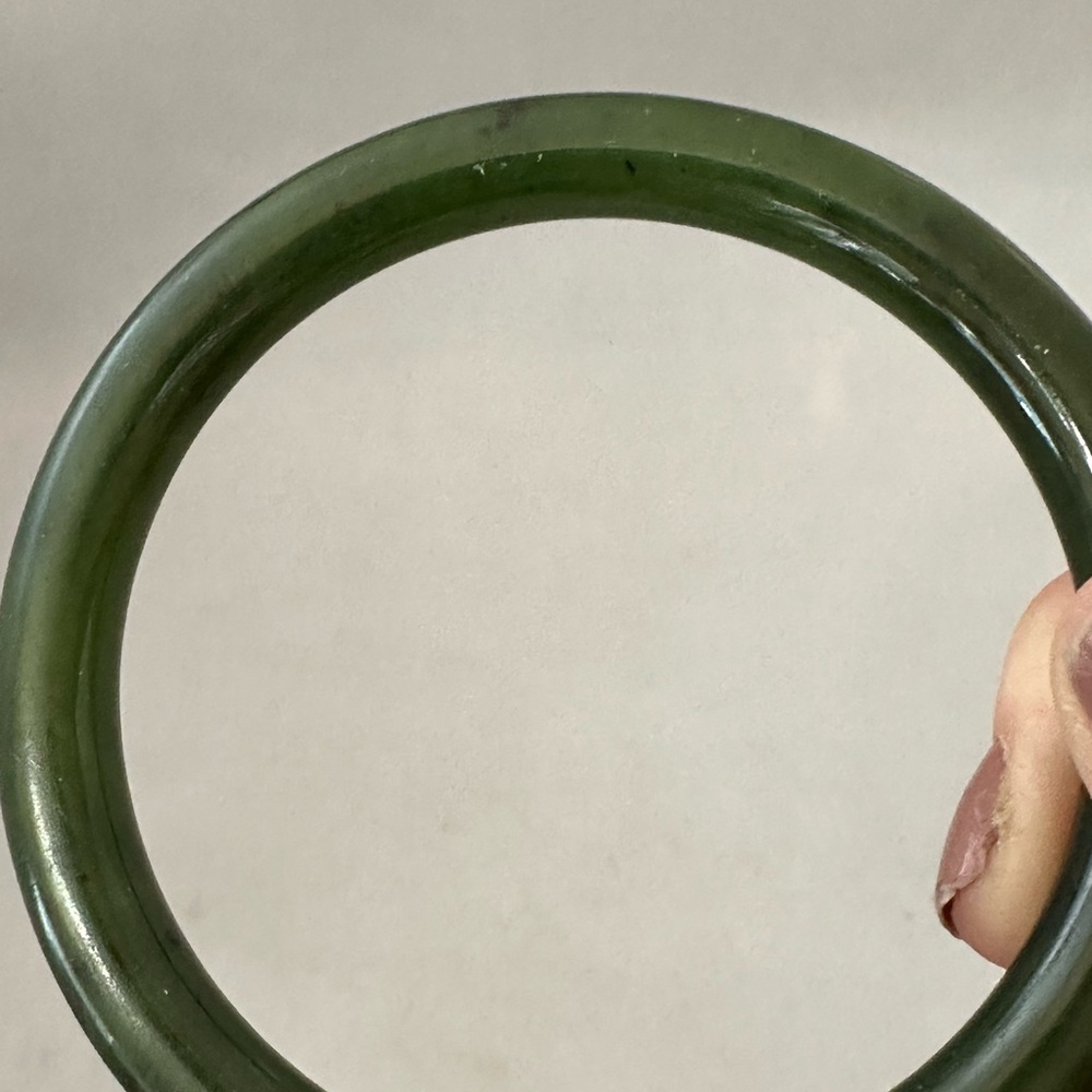 Canadian Nephrite Jade bangle bracelet - Picture 2 of 5